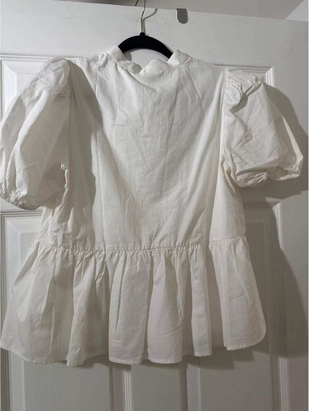 TCEC White Top with Powder Blue Trim Puff Sleeve Peplum Medium NWT Boutique - Picture 6 of 6